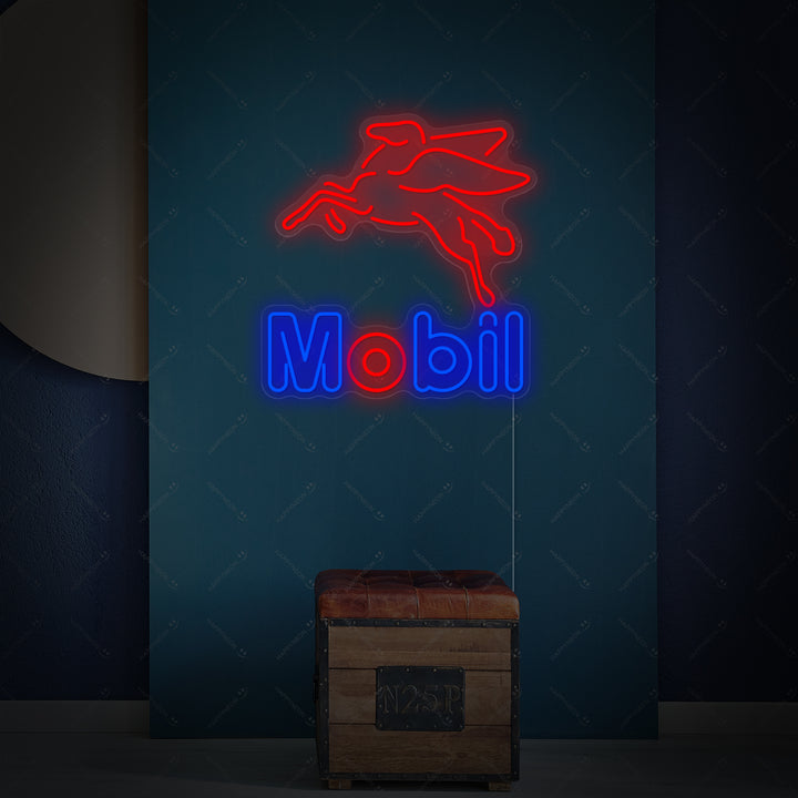 "Mobil, Olje Gass Butikk" Neonskilt