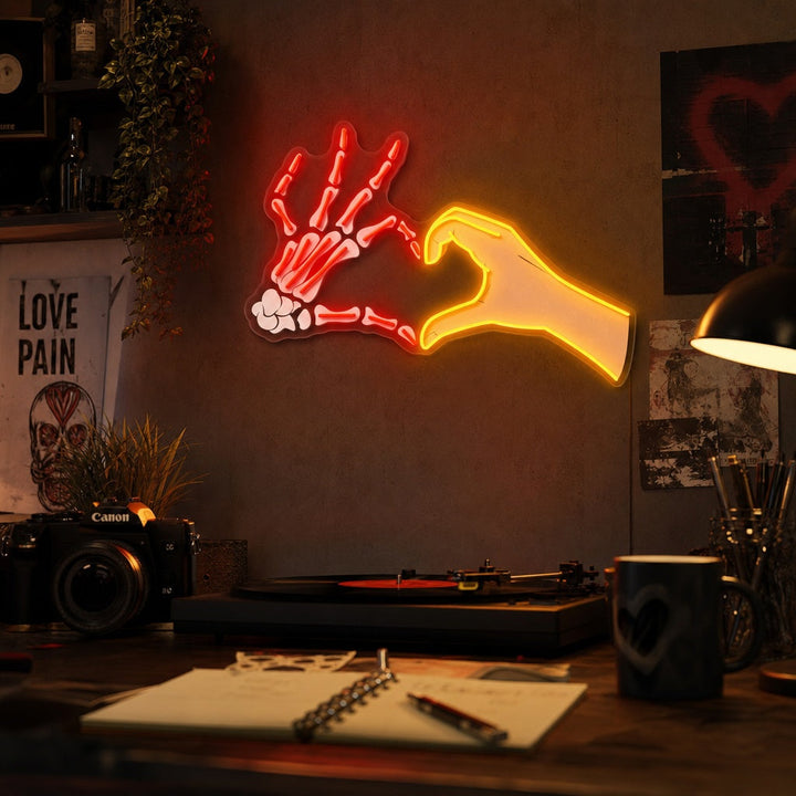 "Skull Hand Love Pose" UV-trykt LED-neonskilt