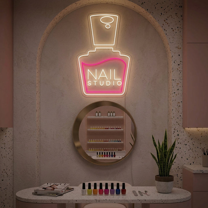 "Nails Studio" Neonskilt