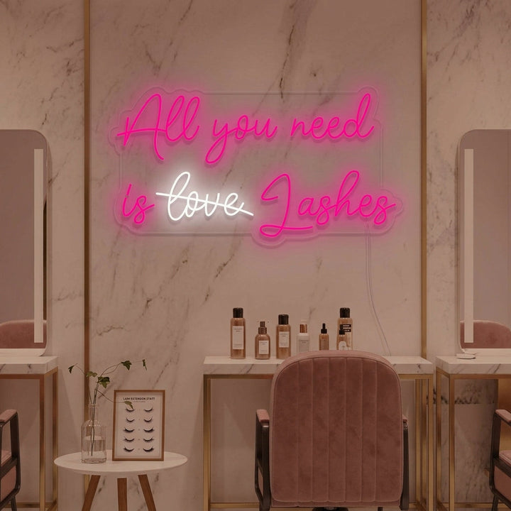 "All You Need Is Lashes Øyevipper" Neonskilt