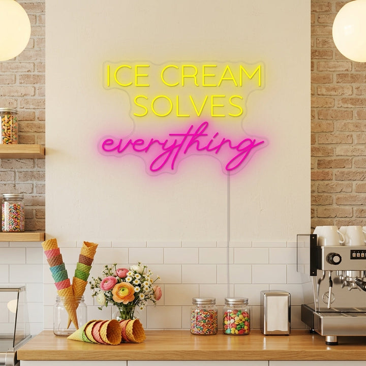 "Ice Cream Solves Everything" Neonskilt