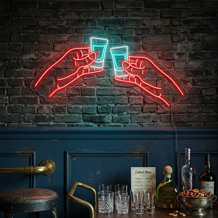 "To Hender Som Klirrer Med Vodka- Eller Tequila-Shots Bar" Neonskilt