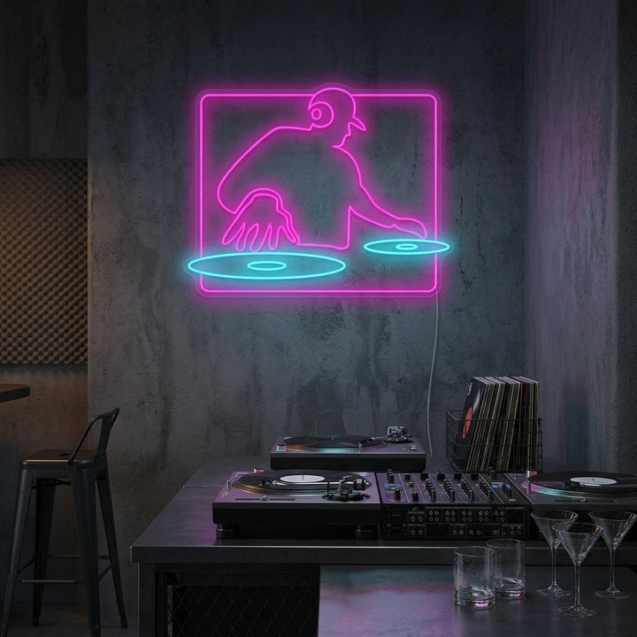 "Dj spiller" Neonskilt