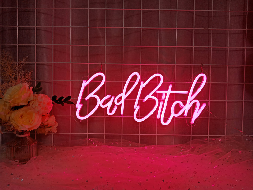 "Bad Bitch" Neonskilt (Lagerbeholdning: 4 enheter)