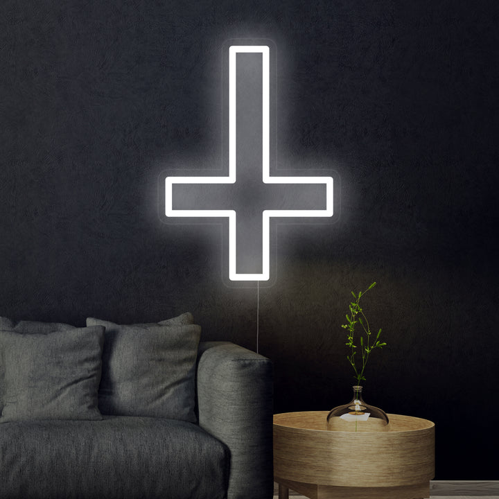 "Den Kristne Sankt Peters Kors" Neonskilt