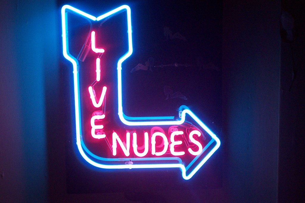 "Live Nudes" Neonskilt