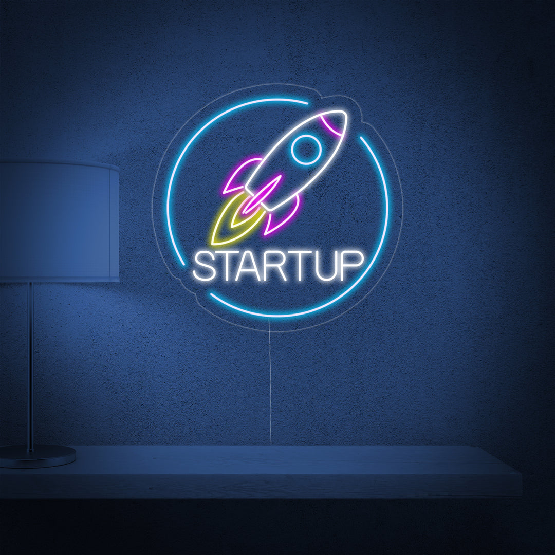 "Startup, Rakett" Neonskilt