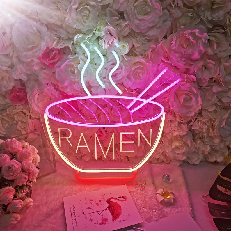 "Ramen, Nudler" Neonskilt (Lagerbeholdning: 3 enheter)