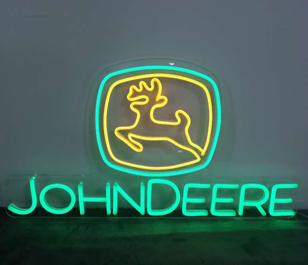 John ferdig Deere logo neon tegn glødende i grønn og gul